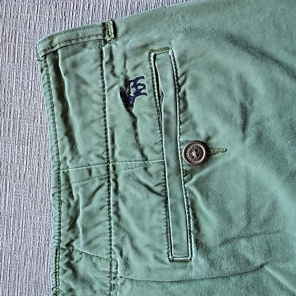 Abercrombie & Fitch Khaki Shorts - Picture 4 of 5